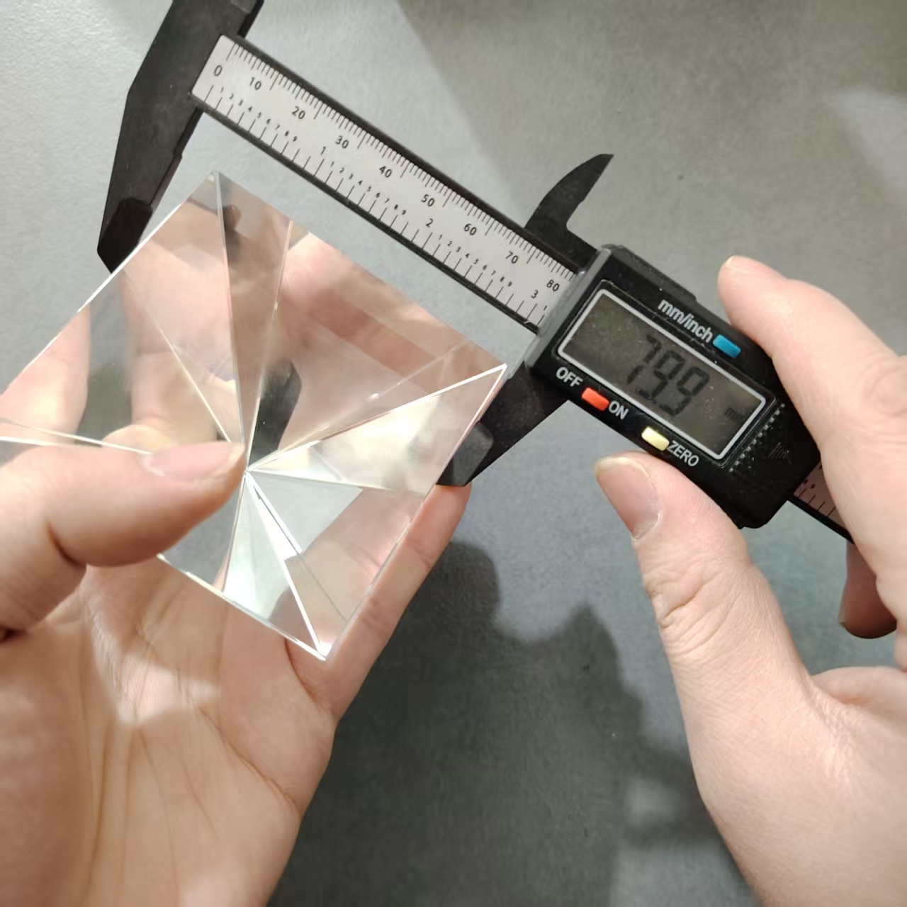 1PC 80mm Quadrangular Pyramid  - Photography Lighting Test recension och pris