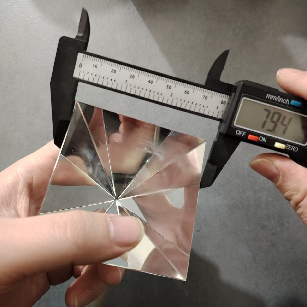 1PC 80mm Quadrangular Pyramid  - Photography Lighting Test recension och pris